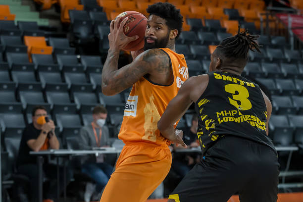 球跑动与防 球跑动与防