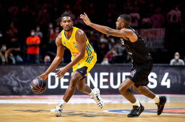 削弱了他的 削弱了他的