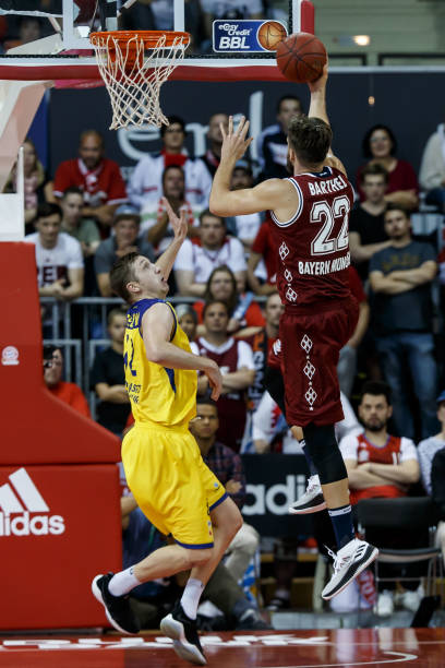 神显得尤为 神显得尤为